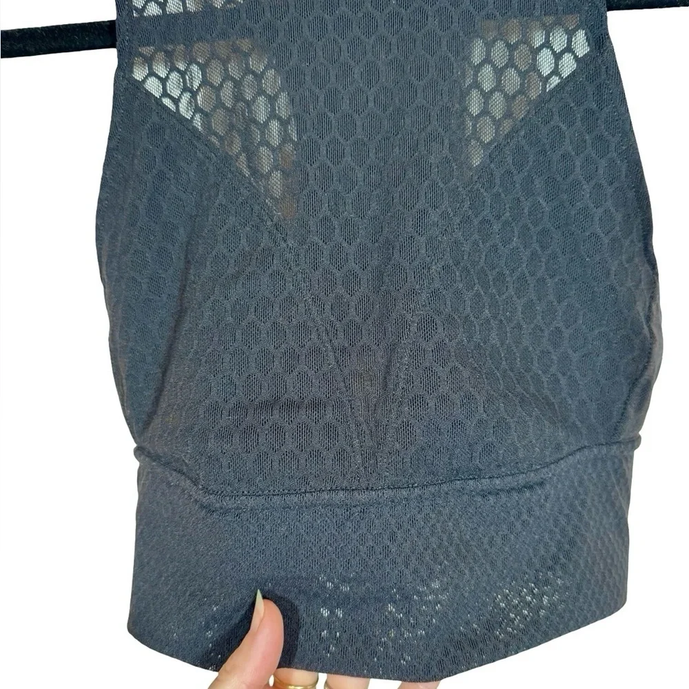 Lululemon Geo Bra *lululemon lab Longline Honeycomb Mesh in Black W2BGGS